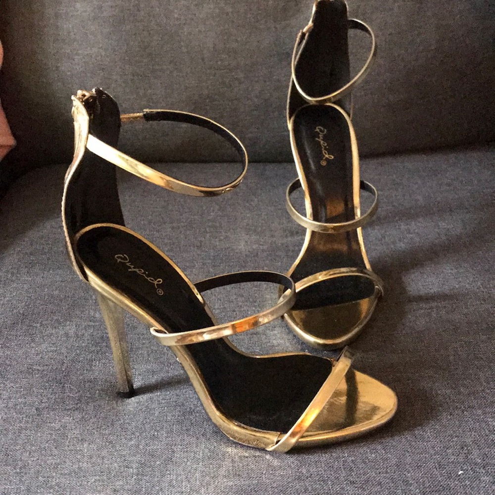 Heels - Picture 2 of 3